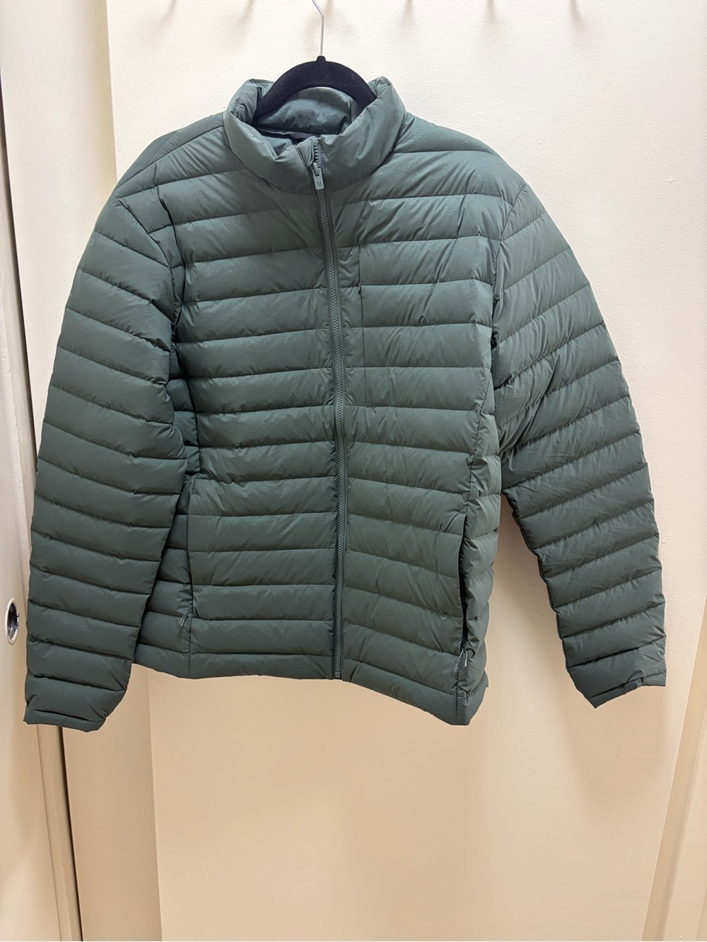 Vuori Men's Lightweight Quilted Puffer Jacket - Sage